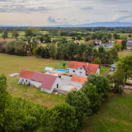 Green Oasis Estate With Private Pool And Backyard Near Zagreb Velika Gorica Exteriör bild