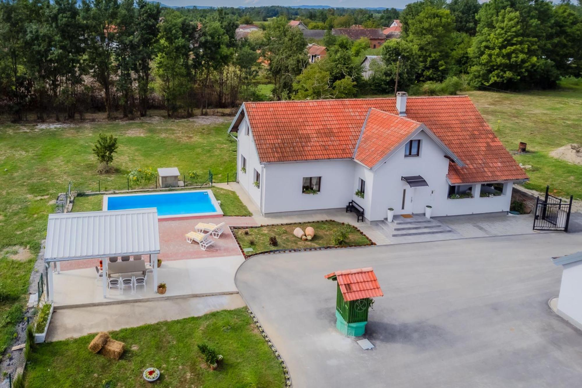 Oasis Estate With Private Pool And Backyard Near Zagreb Holiday home