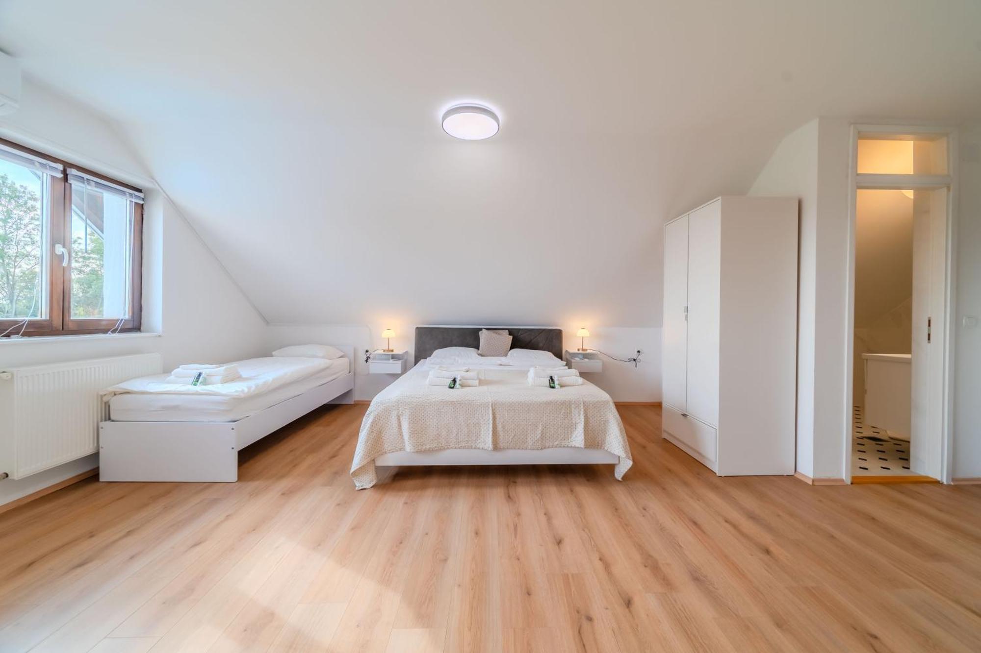 Oasis Estate With Private Pool And Backyard Near Zagreb *