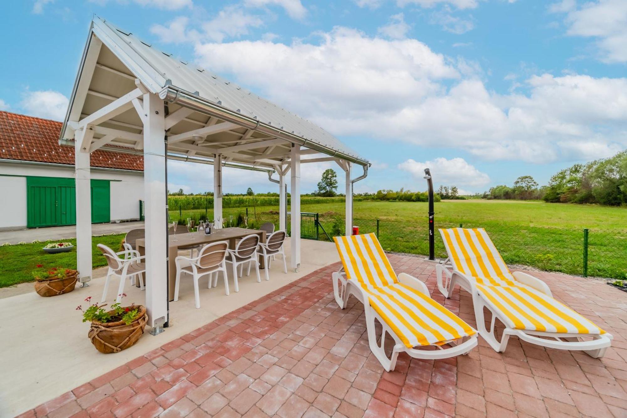 Oasis Estate With Private Pool And Backyard Near Zagreb Holiday home *