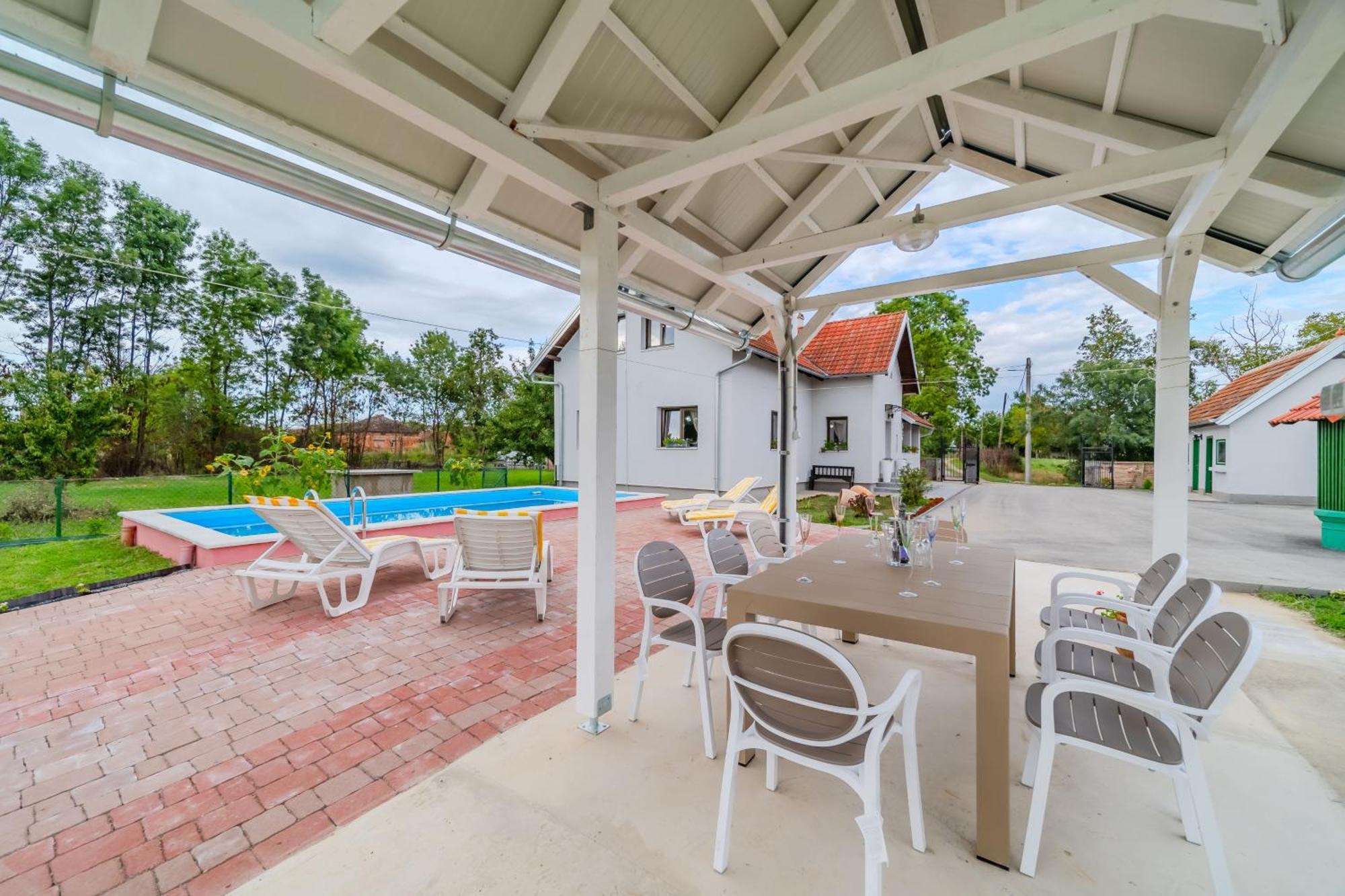 Oasis Estate With Private Pool And Backyard Near Zagreb Holiday home