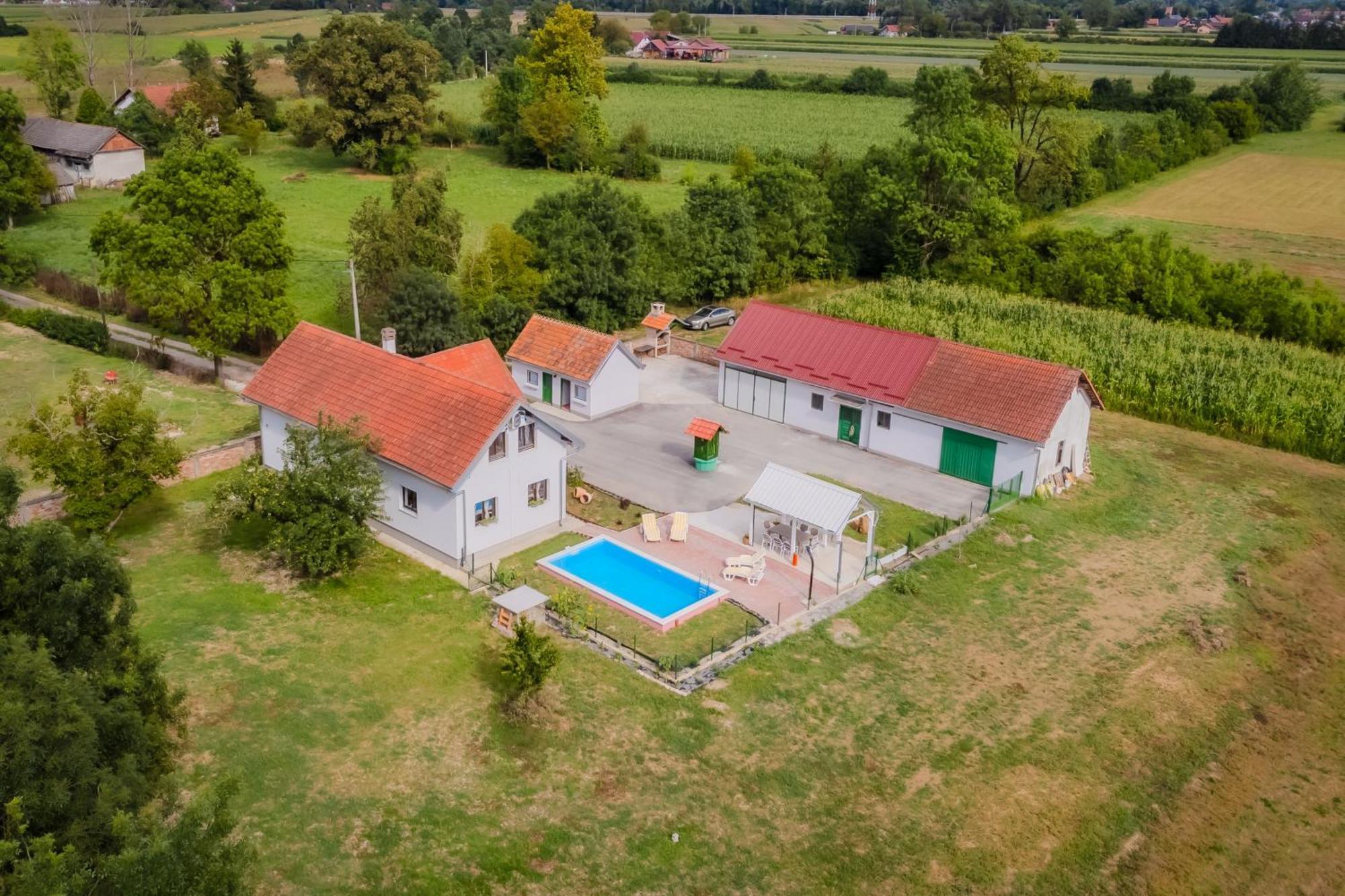Oasis Estate With Private Pool And Backyard Near Zagreb Holiday home *